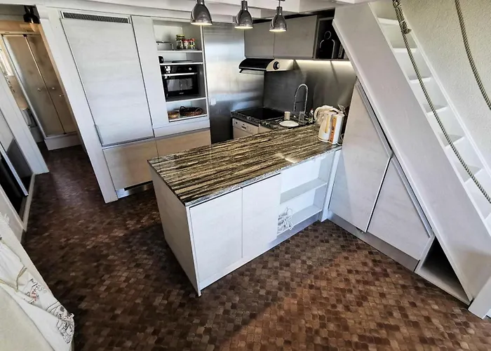Les Aigues Marines - T3 Mezzanine A Port - Ref: 1am_125 Mae-1254 Apartman *